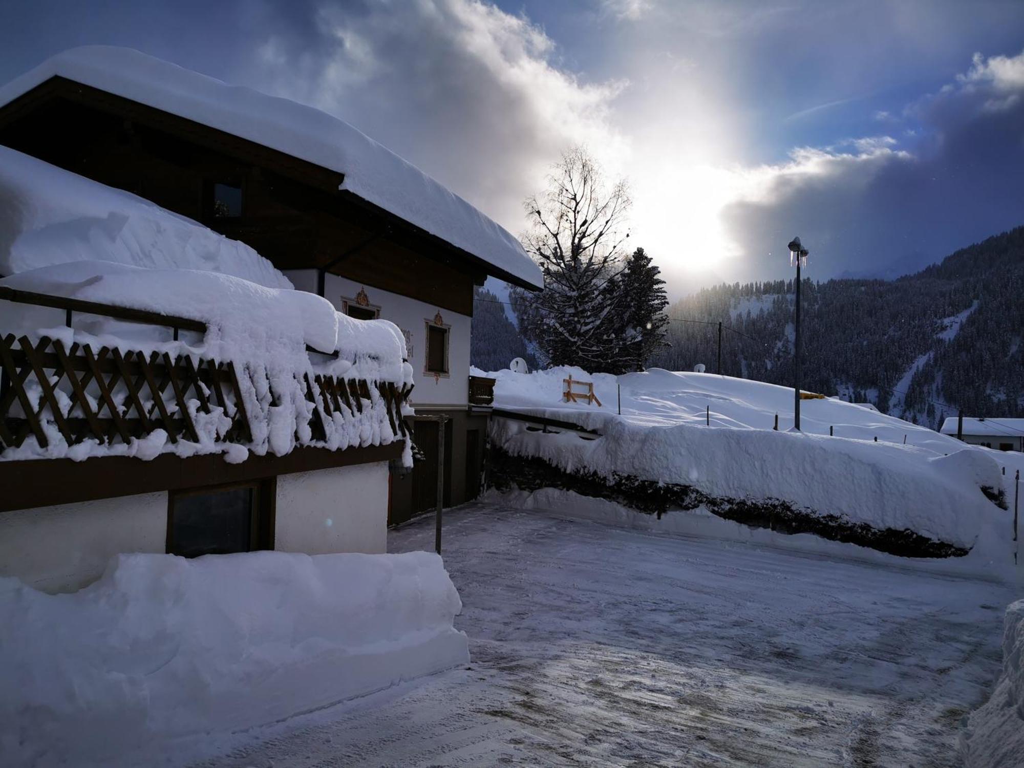 Hotel Haus Steinkarblick und Berghäusl Berwang Exterior foto